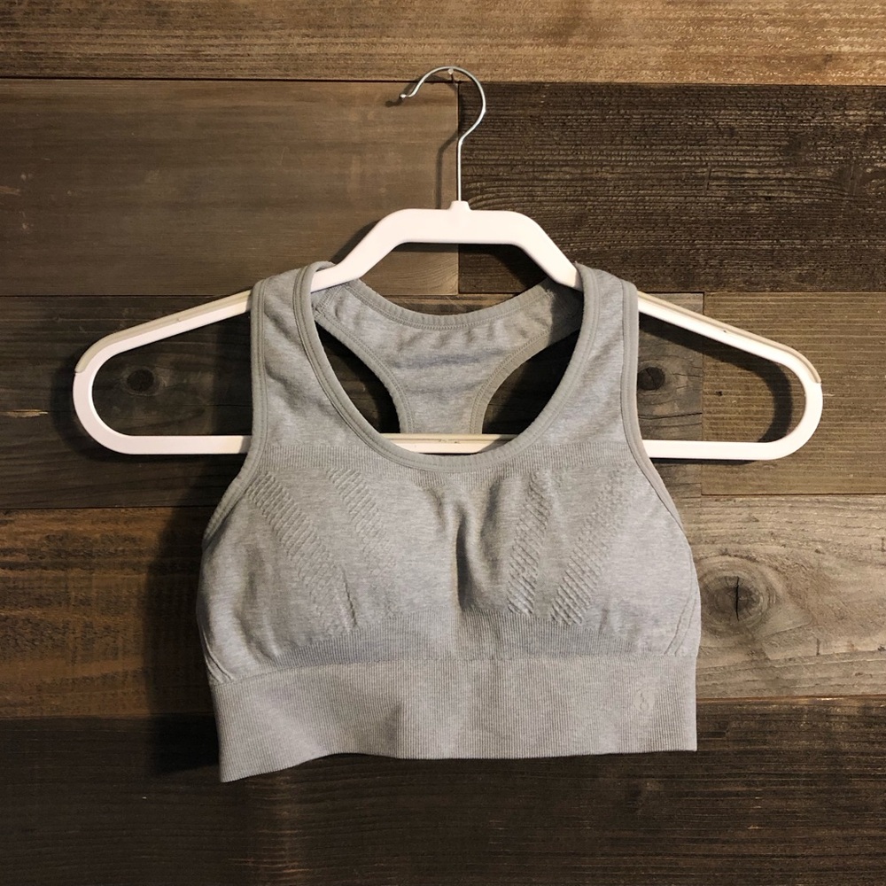 Layer 8 Qwick-Dry Large Grey Stretch Athletic Sports Bra with Supportive Details